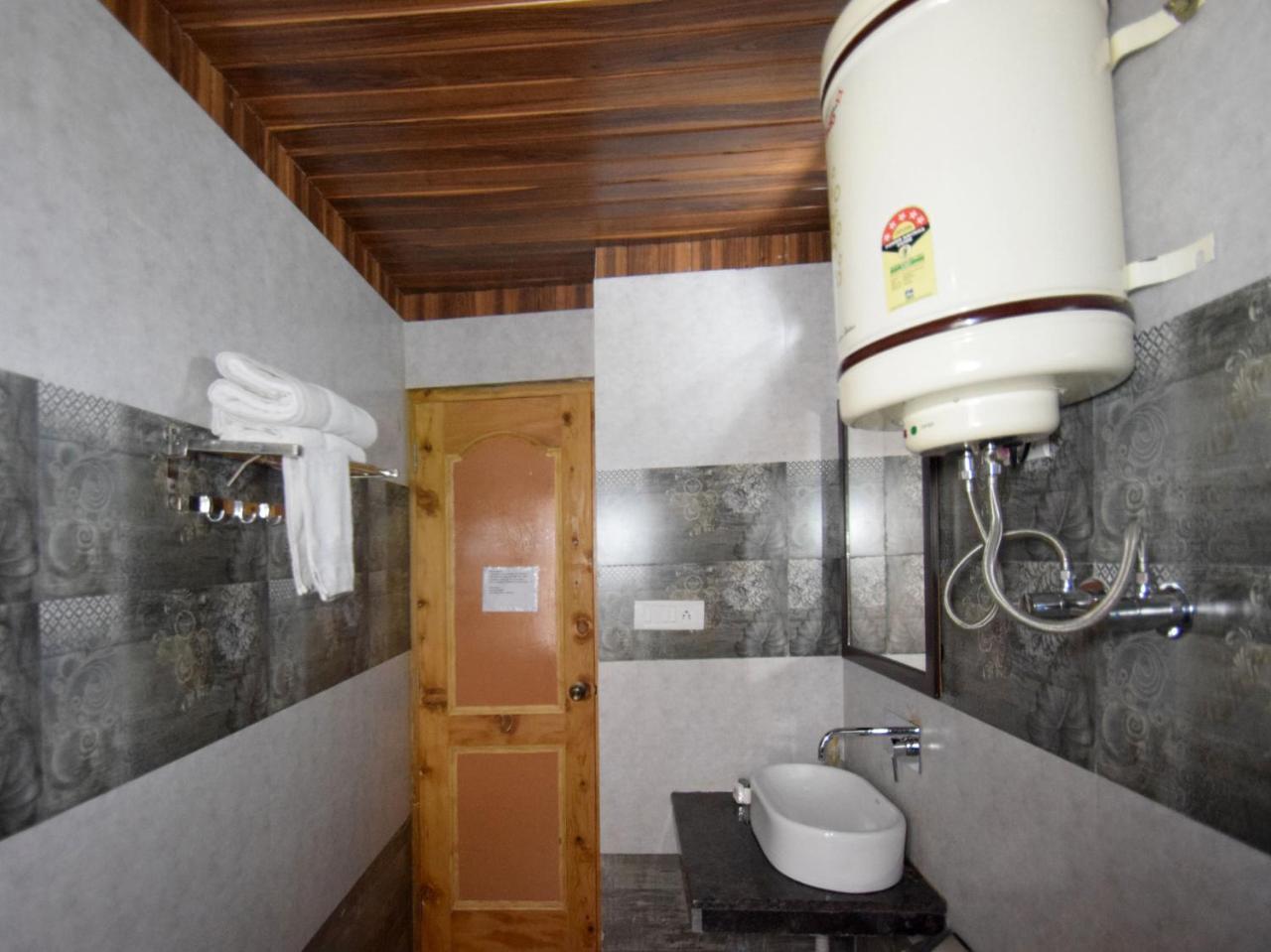 Oyo 10255 Hotel Red Apple Manāli Екстериор снимка