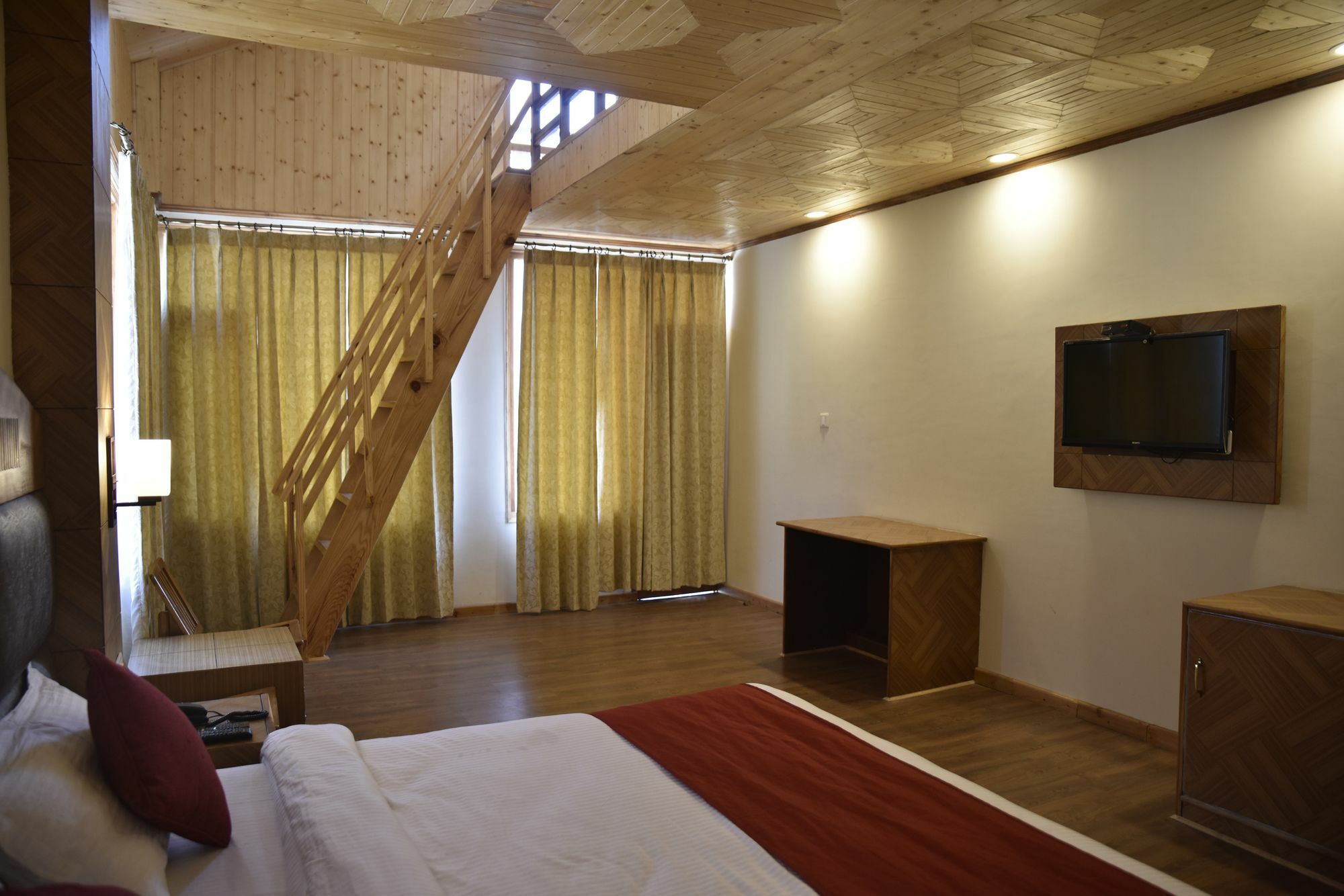 Oyo 10255 Hotel Red Apple Manāli Екстериор снимка