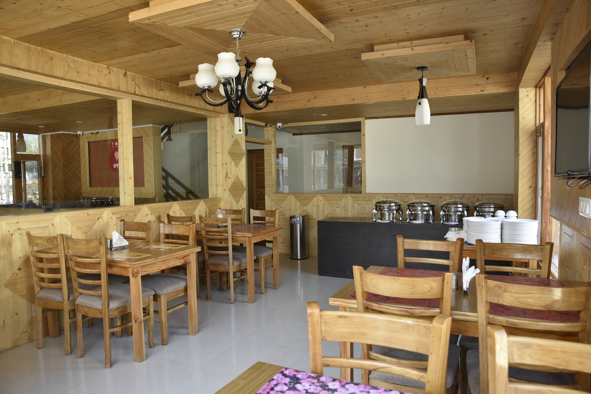 Oyo 10255 Hotel Red Apple Manāli Екстериор снимка